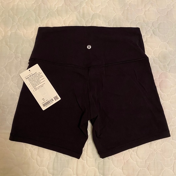 LuLulemon Align High Rise Shorts 6 inch Black - Picture 2 of 2